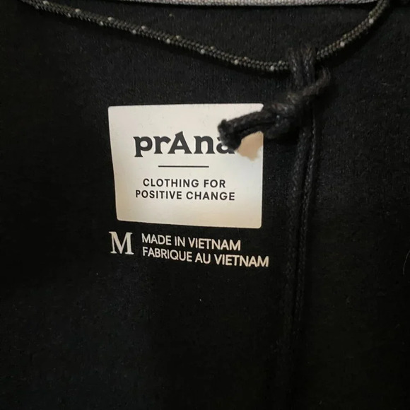 Prana NWT Ice Flow Half Zip cropped black top size medium with UPF 50. - Picture 6 of 9